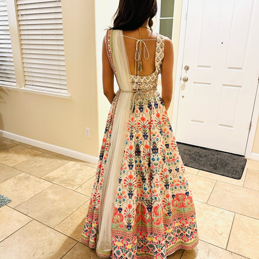 Stunning 4 Piece Archana Kochhar XS Lengha - Picture 4 of 13
